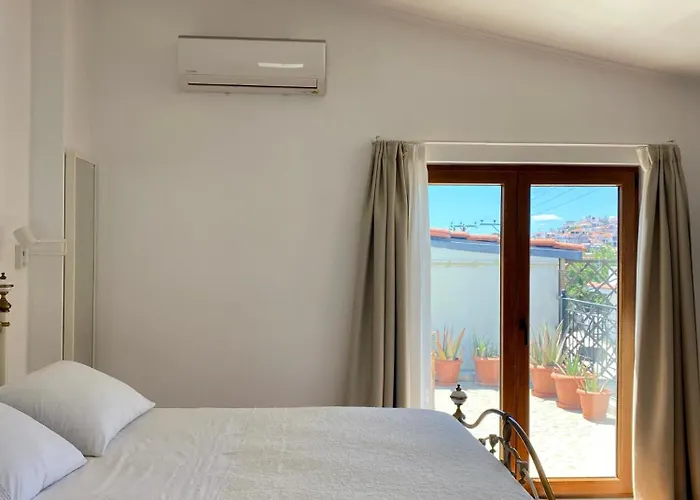 Aphrodite Suite Center